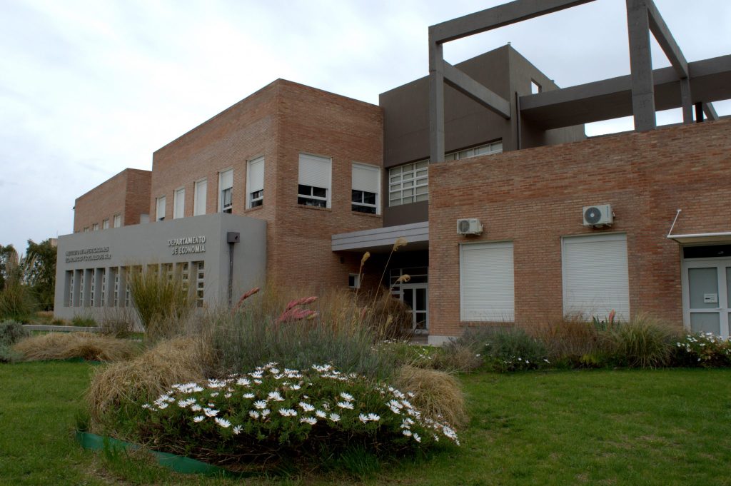 Frente Edificio Campus Palihue